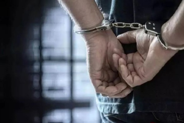 છિંદવાડામાં કોલ્ડરિફ કફ સિરપના કેમિકલ સપ્લાયરની ધરપકડ, આઠ મેડિકલ સ્ટોર્સના લાઇસન્સ સસ્પેન્ડ