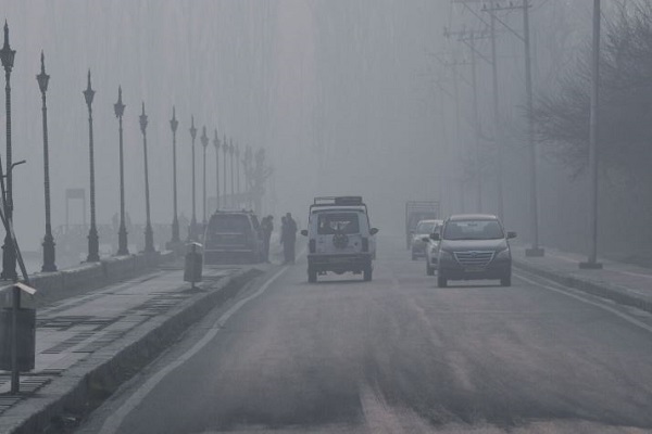 ઉત્તર ભારતમાં કડકડતી ઠંડી, દક્ષિણ ભારતમાં ભારે વરસાદ