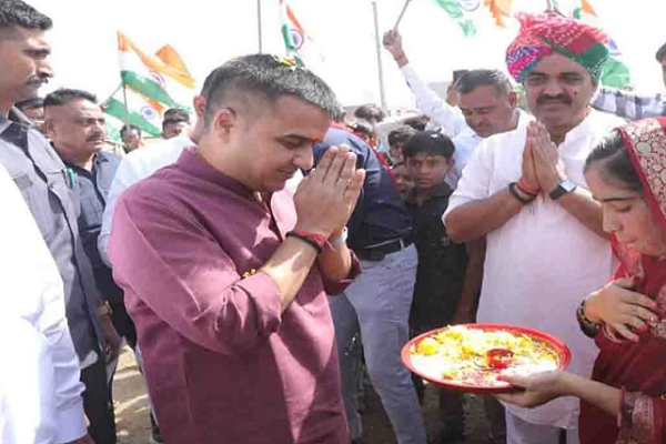 હર્ષ સંઘવીએ કચ્છની સરહદે રાષ્ટ્રીય ગીતના 150 વર્ષની ઉજવણી કરી