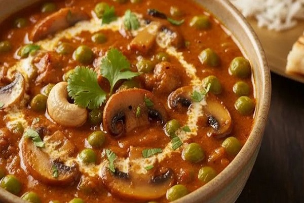 લંચ હોય કે ડિનર, ‘મટર મશરૂમ મસાલા’ ની આ સરળ રેસીપી દરેકનું દિલ જીતી લેશે