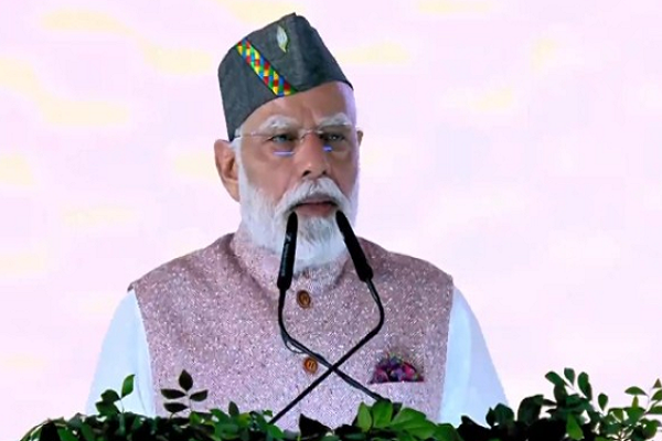 પ્રધાનમંત્રી નરેન્દ્ર મોદીએ ઉત્તરાખંડની સ્થાપનાના રજત જયંતી નિમિત્તે આઠ હજાર કરોડથી વધુના વિવિધ વિકાસ પ્રોજેક્ટ્સનું ઉદ્ઘાટન અને શિલાન્યાસ કર્યો