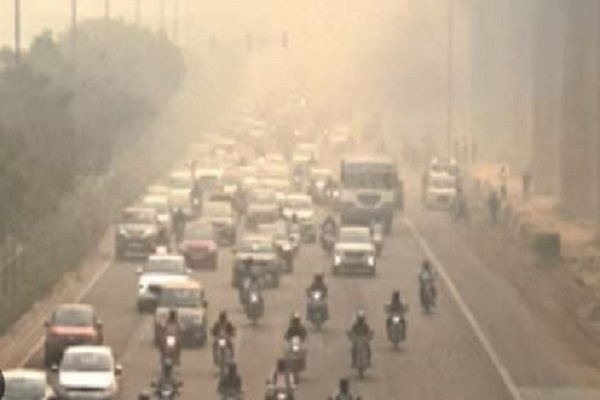 ઝેરી પ્રદૂષણમાં દિલ્હીની સમકક્ષ અમદાવાદ, AQI 240ને પાર, શ્વાસના દર્દીઓમાં થયો વધારો