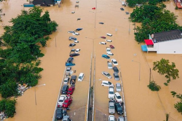 થાઇલેન્ડમાં પૂરથી ભારે તબાહી, મૃત્યુઆંક 145 પર પહોંચ્યો