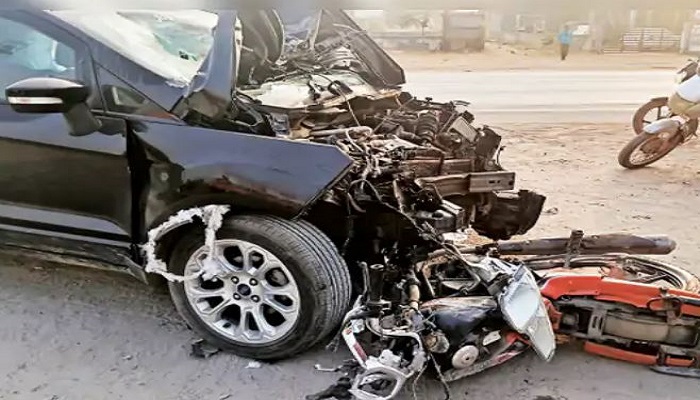 ડીસા નજીક પૂરઝડપે કારે બાઈકને અડફેટે લેતા બાઈકસવાર બે યુવાનોના મોત
