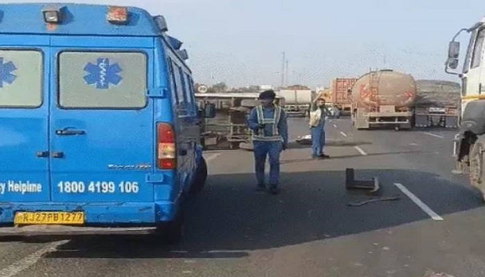 ભચાઉ હાઈવે પર ટ્રકે ટક્કર મારતા ટેમ્પાએ પલટી ખાધી, બે શ્રમિકોના મોત