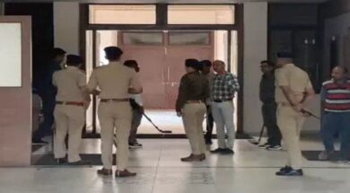 Baroda collector office, Bomb threat
