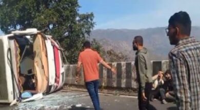 Bus overturns in mount abu
