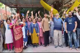 Gandhinagar, protest against temple demolition