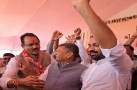 Khodal dham. honoring ministers