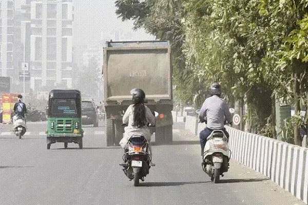 ગાંધીનગરમાં દોડતા ડમ્પરોમાં રેતી-કપચી ઢાંકેલા નહીં હોય તો 10 હજારનો દંડ કરાશે