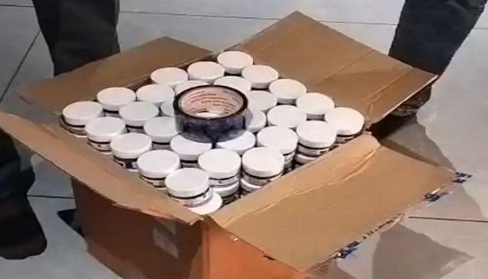 સુરતમાં જાણીતી બ્રાન્ડના નામે નકલી બ્યુટી પ્રોડક્ટસ બનાવતું કારખાનું પકડાયુ