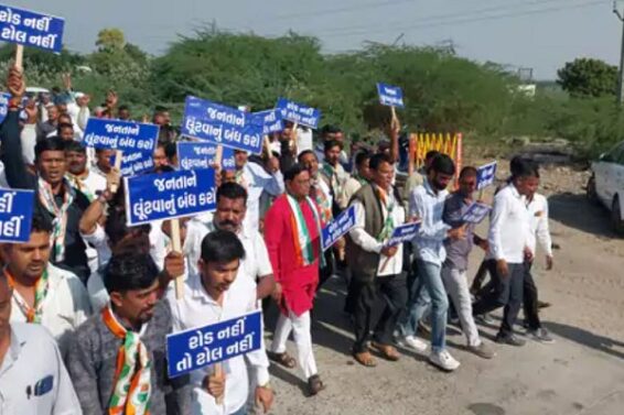 Tharad, protest on bad highway