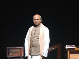 દિલ્હીમાં લોહપુરુષ એકપાત્રી નાટકનું મંચન