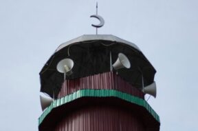 loudspeakers not compulsory