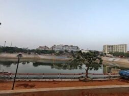 Vastrapur lake