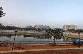Vastrapur lake