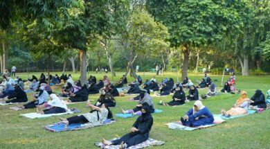 YOGA , MUSLIM WOMENS