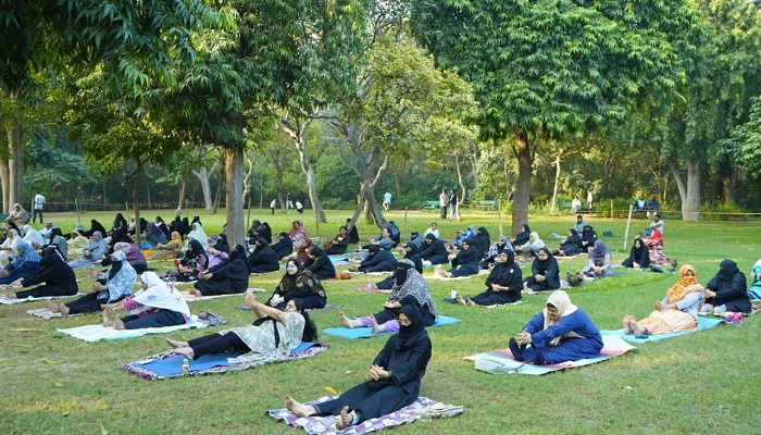 અમદાવાદમાં  ‘વસુધૈવ કુટુંબકમ્’ની ભાવના સાથે મુસ્લિમ મહિલાઓ યોગાભ્યાસમાં બની સહભાગી
