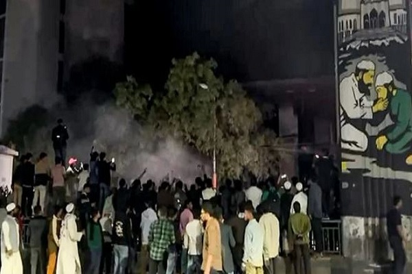 બાંગ્લાદેશમાં હિન્દુ યુવકની હત્યા, ઝાડ સાથે બાંધીને સળગાવી દેવામાં આવ્યો