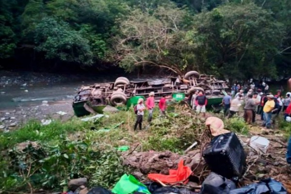 મેક્સિકોમાં બસ અકસ્માતમાં 10 લોકોના મોત અને 32 ઘાયલ