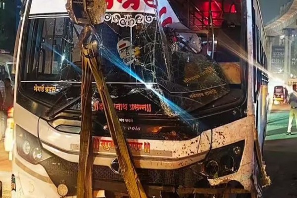 મહારાષ્ટ્ર: નશામાં ધૂત ડ્રાઇવરે ફૂટપાથ પર બસ ચડાવી, 2 લોકોના મૃત્યું અને 4 ઘાયલ