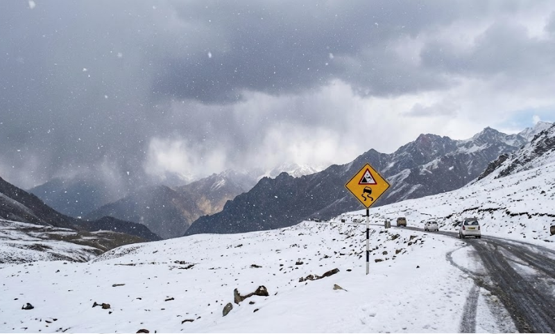જમ્મુ-કાશ્મીરમાં હિમવર્ષા-વરસાદની આગાહી, એડવાઈઝરી જાહેર કરાઈ