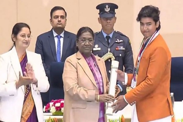 14 વર્ષીય વૈભવ સૂર્યવંશીને દ્રૌપદી મુર્મુ દ્વારા પ્રધાનમંત્રી રાષ્ટ્રીય બાળ પુરસ્કાર એનાયત કરવામાં આવ્યો