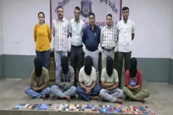 મહિલા કોન્સ્ટેબલે ડોક્ટરનો વેશ ધારણ કરી ATM ફ્રોડ કરતી ગેન્ગને ઝડપી લીધી