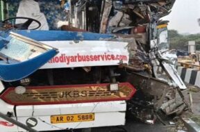 Accident, baroda highway