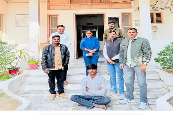 વાવ પોલીસે સોશિયલ મીડિયાનો ઉપયોગ કરીને બળાત્કારીને ઝડપી લીધો