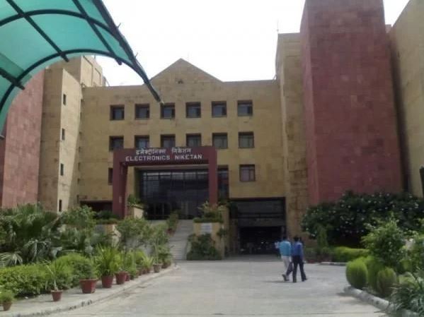 કેન્દ્રનો Grok AI માંથી અશ્લીલ કન્ટેન્ટ હટાવવા આદેશ, 72 કલાકમાં રિપોર્ટ માંગ્યો