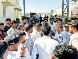 Kutch poll plaza, protest