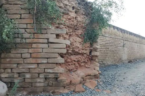 લખતરમાં 130 વર્ષ જૂનો કિલ્લો જાળવણીના અભાવે બન્યો જર્જરિત