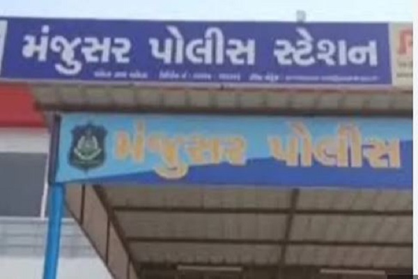 વડોદરામાં હોટલમાંથી બે શખસો બે પિસ્તોલ 56 કાર્તૂસ અને બારબોર ગન સાથે પકડાયા