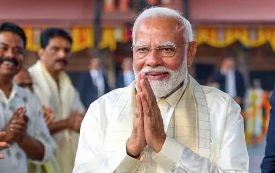 કેરલમાં PM મોદીએ વિકાસ કાર્યોની ભેટ આપી, કોંગ્રેસ-ડાબેરીઓ ઉપર કર્યાં પ્રહાર