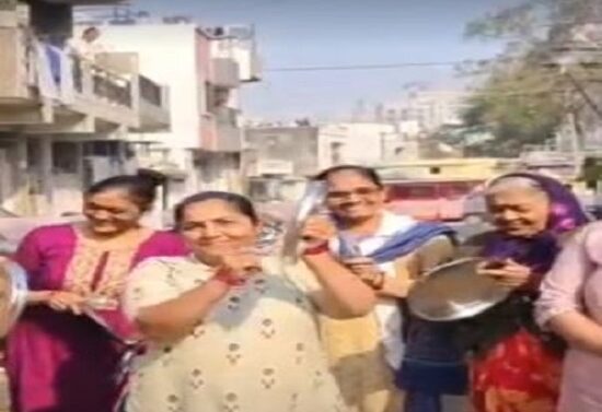 Rajot, protests pon road issue