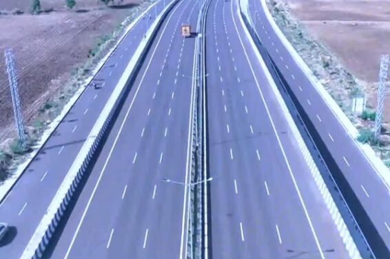 Six-lane greenfield access