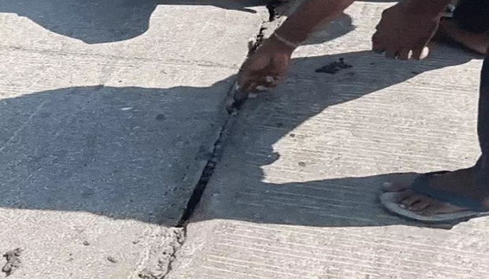 સુરતના પાલનપુર વિસ્તારમાં 30 વર્ષની ગેરન્ટીવાળો રોડ 7 મહિનામાં બેસી ગયો