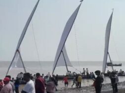 Surat, tree boats capsized in boat race
