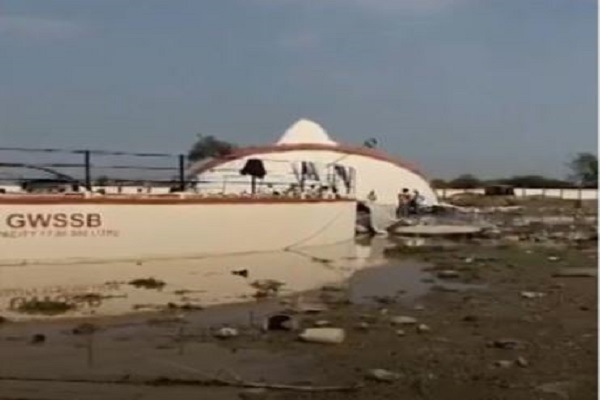 સુરતના તડકેશ્વર ગામે લોકાર્પણ પહેલા જ પાણીની ટાંકી તૂટી પડી, 3 શ્રમિકોને ઈજા