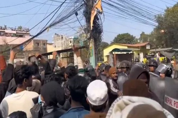 નેપાળ: ભારતીય સરહદ નજીક ફરી હિંસા ભડકી, હાઇ એલર્ટ બાદ સરહદ સીલ