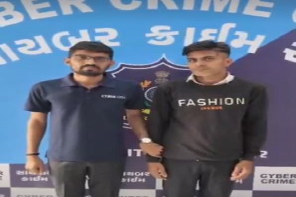 સુરતમાં ડિજિટલ એરેસ્ટ કરીને 1.71 કરોડ પડાવનારી ટોળકીનો સાગરિત દિલ્હીથી પકડાયો