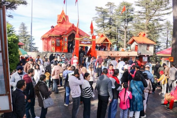 2026ના પહેલા દિવસે હિમાચલ પ્રદેશના મંદિરોમાં ભક્તોની ભીડ
