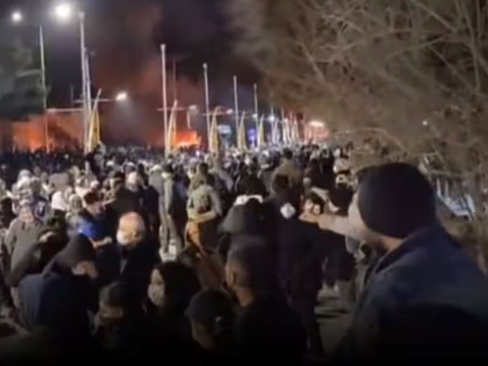 ઈરાન સળગ્યું: 31 પ્રાંતોમાં વિરોધ પ્રદર્શન, ખામેનેઈ વિરૂદ્ધ થયા સુત્રોચ્ચાર