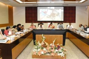 manisa vakil. meeting