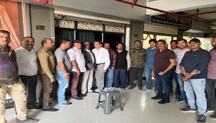 સુરતમાં રૂપિયા 5.85 કરોડની કિંમતનું કોબ્રાનું ઝેર પકડાયુ, 7 આરોપીની ધરપકડ