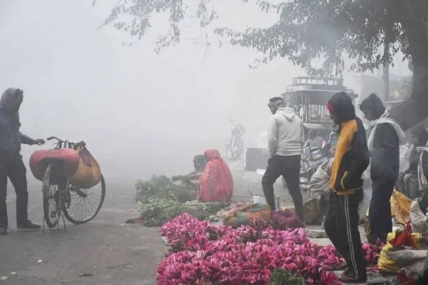 ઉત્તર-પૂર્વ ભારતમાં હાડ થીજવતી ઠંડી અને ગાઢ ધુમ્મસ, જનજીવનને અસર