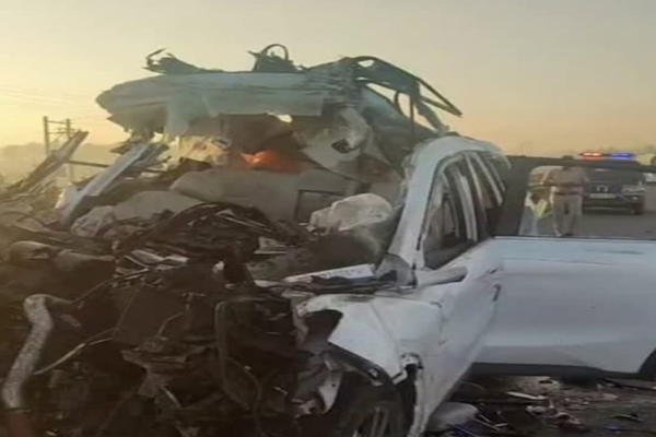 બેંગલુરુ: કાર, ટ્રક અને બાઈક વચ્ચેની ટ્રિપલ અકસ્માતમાં સાતના મોત