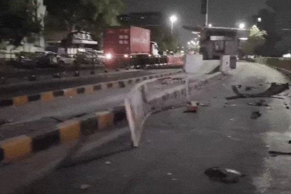 અમદાવાદમાં ચંદ્રનગર BRTS કોરીડોરમાં ગૌવંશ ભરેલી કારનો અકસ્માત