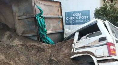 Accident, gandhinagar